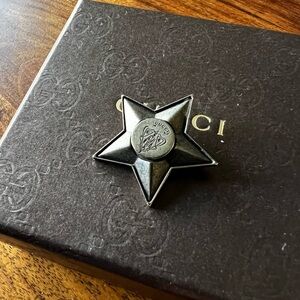 Gucci Metallic Star Pin